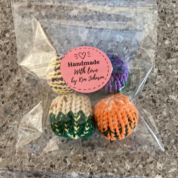 FreshQTY 4 100% organic catnip hand knit toys hand crafted 100% cotton materials - Picture 3 of 7